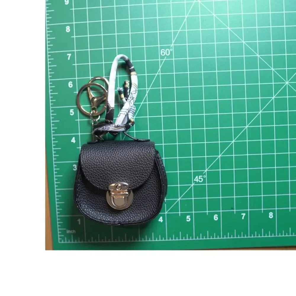 Bag Keychain Bag Charm Change Pouch Coin Push Lock Clasp Black Goth Romance - Picture 6 of 10